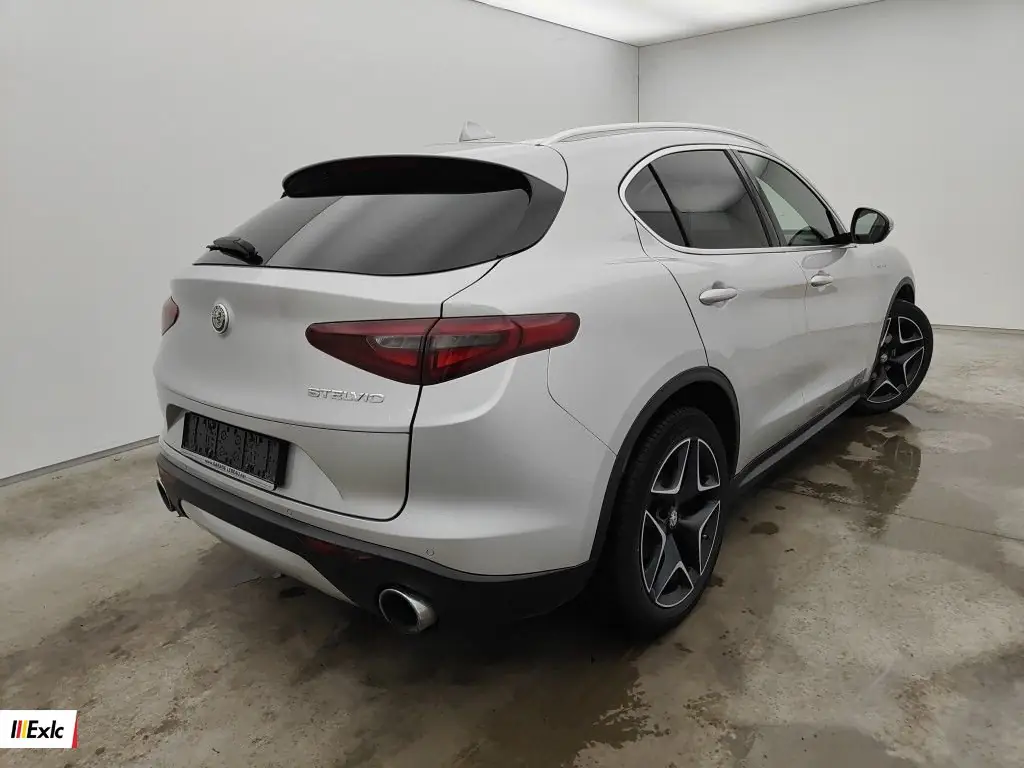 Alfa Romeo Stelvio - Alfa Romeo Stelvio 2.2 D 160 Super 5d 2