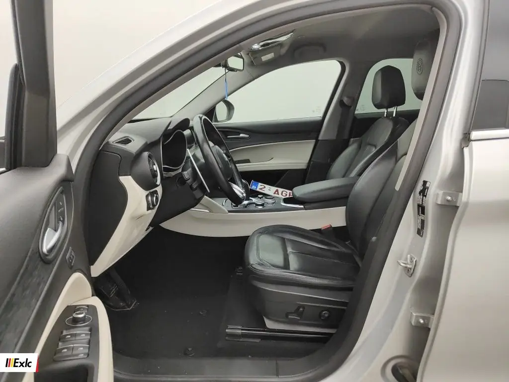 Alfa Romeo Stelvio - Alfa Romeo Stelvio 2.2 D 160 Super 5d 3
