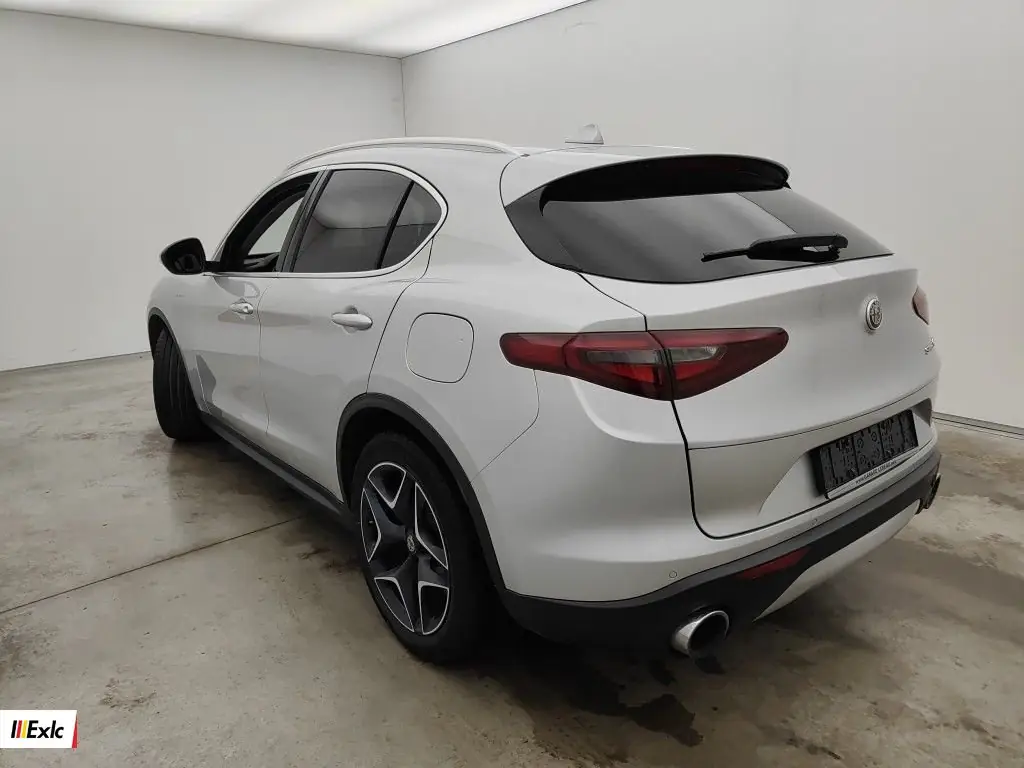 Alfa Romeo Stelvio - Alfa Romeo Stelvio 2.2 D 160 Super 5d 5