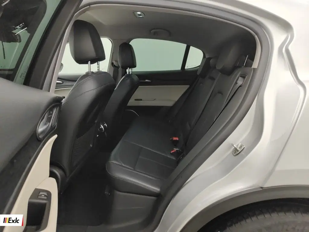 Alfa Romeo Stelvio - Alfa Romeo Stelvio 2.2 D 160 Super 5d 6